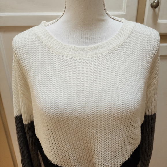 Emery Rose Women's Oversized Long-sleeved Sweater 🌹 - Picture 2 of 12